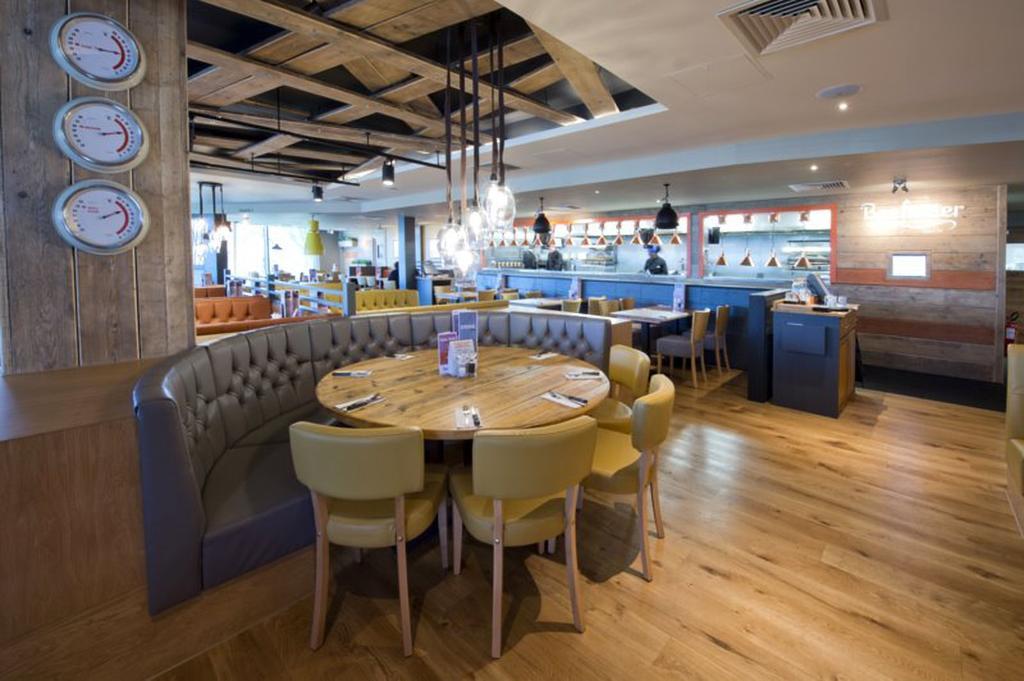 Premier Inn London Uxbridge Exteriör bild