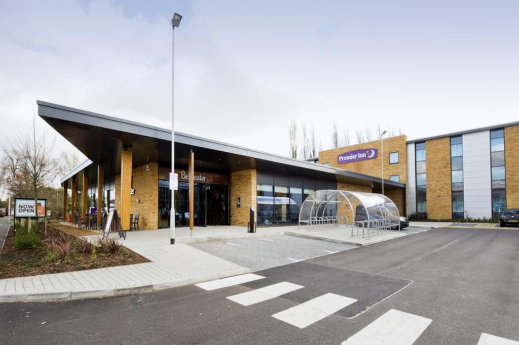 Premier Inn London Uxbridge Exteriör bild